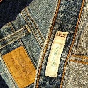590 Levis